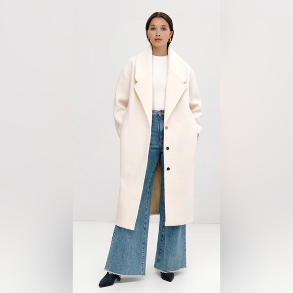 Marcella NYC Jackets & Blazers - Elegant Cream Teddy Jacket